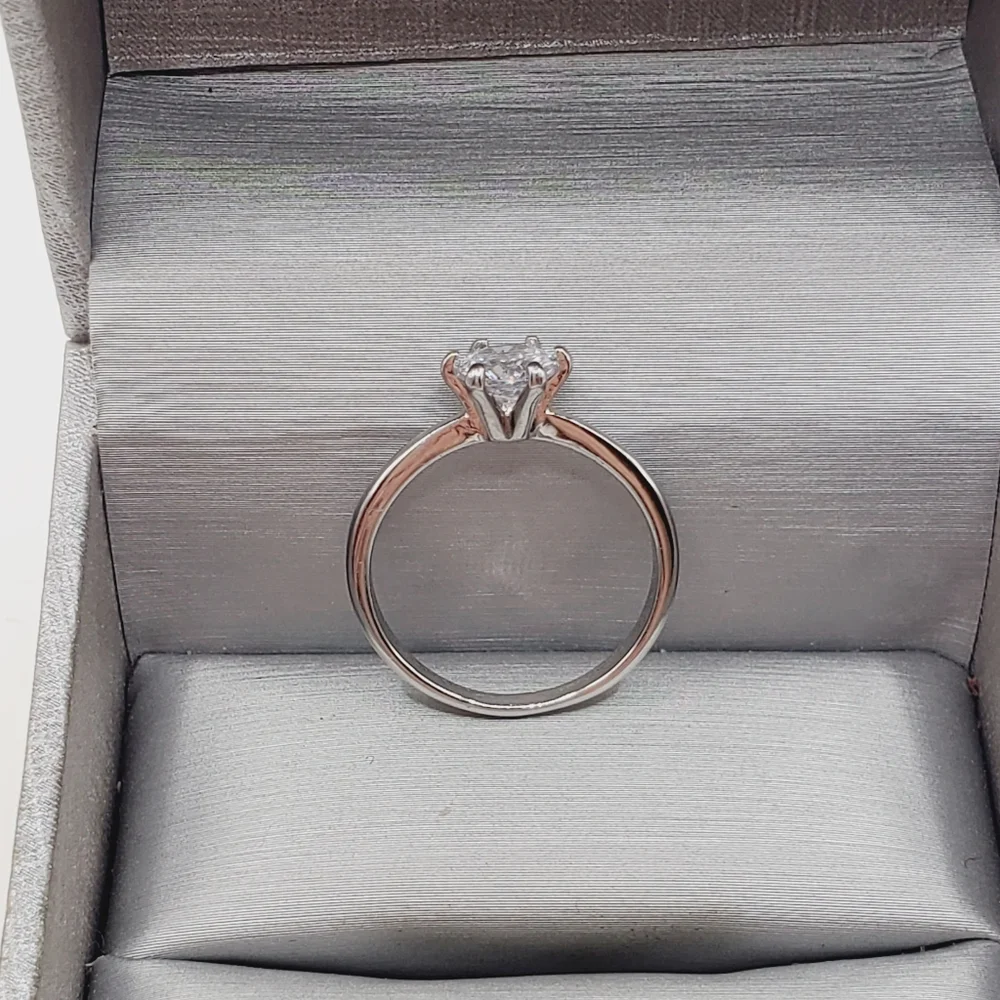 Solitaire Engagement Ring | Brilliant Round Cut | Timeless Luxury Sparkle